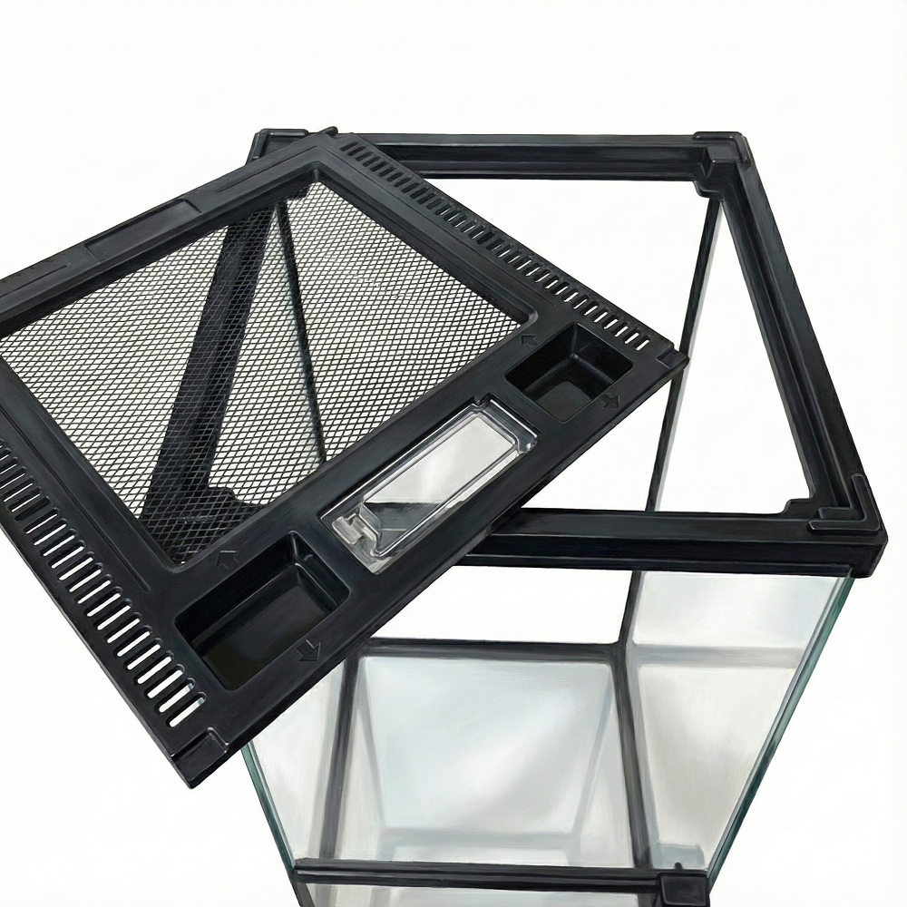 New Run Terrarium 20 × 20 × 45 cm detail 4