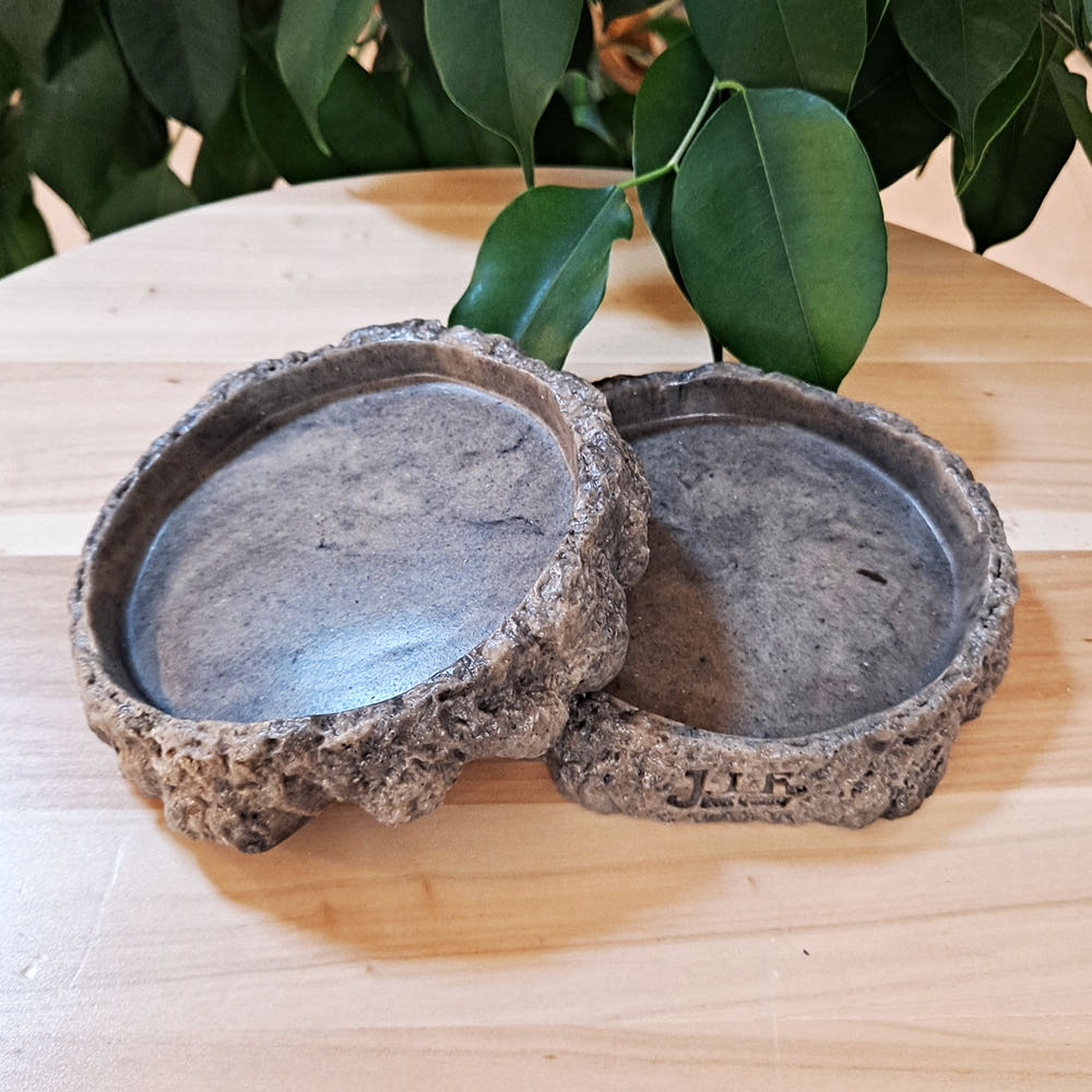 JIF Round Feeding Dish (Medium) detail 2