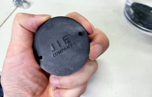 JIF Plastone Round Feeding Dish (Small–Medium) detail 1