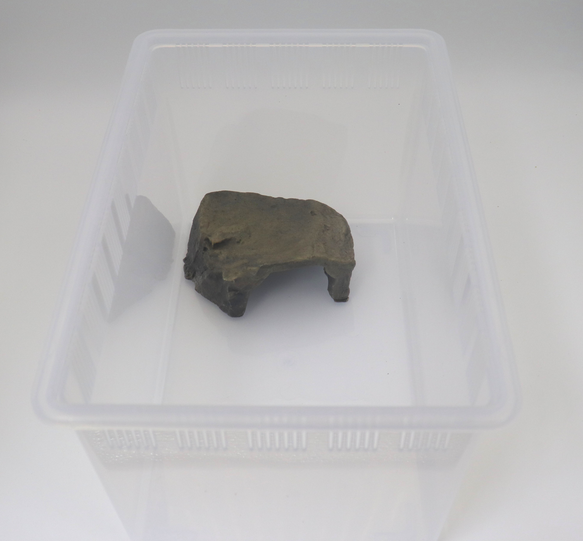 JIF 岩型シェルター Aタイプ（ストーンカラー） detail 3