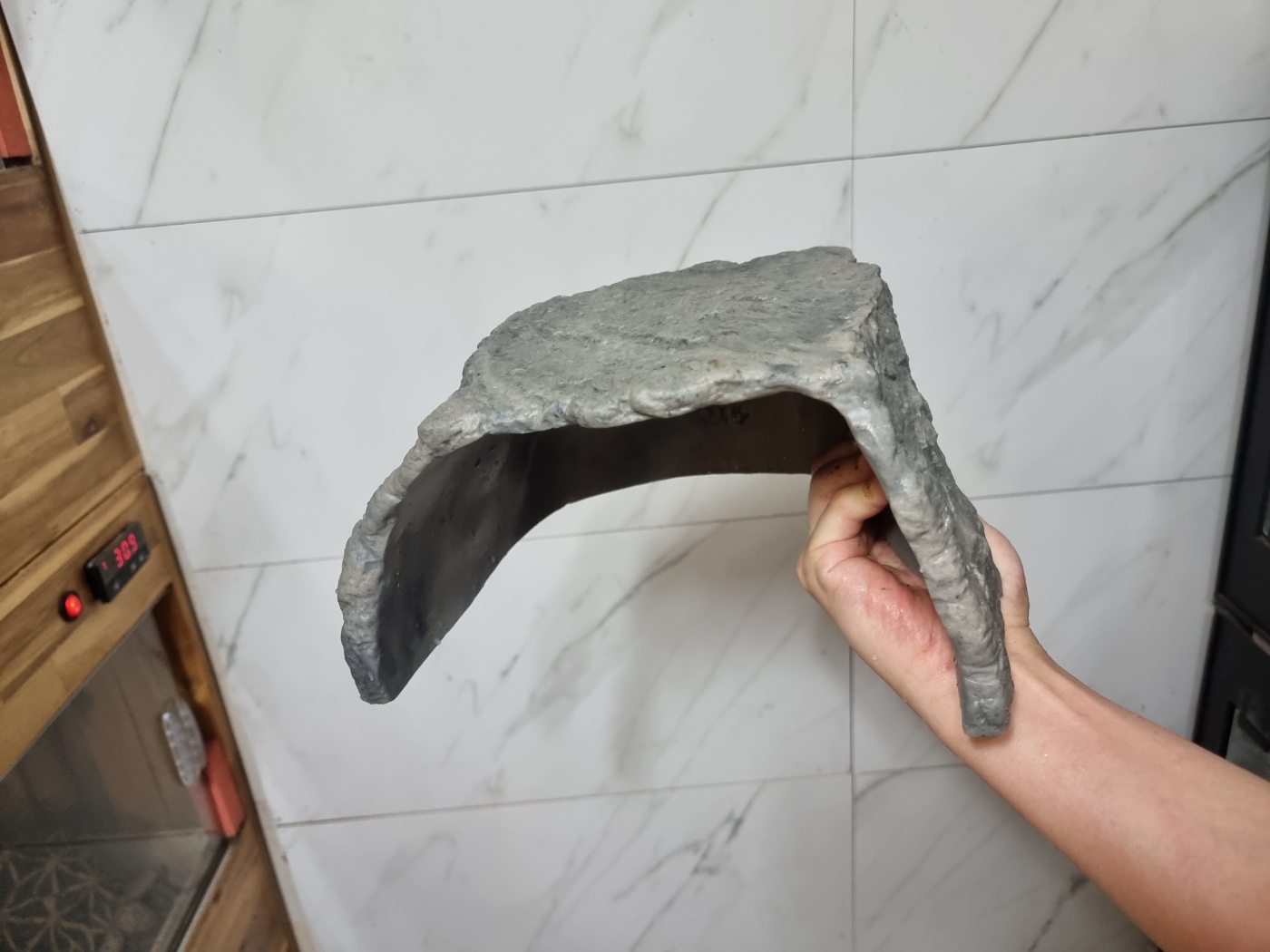 JIF リクガメ用 岩型シェルター（大） detail 4