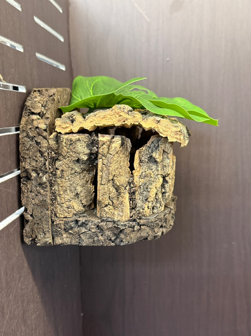 Terrablock Log Cabin Studio Hide detail 3